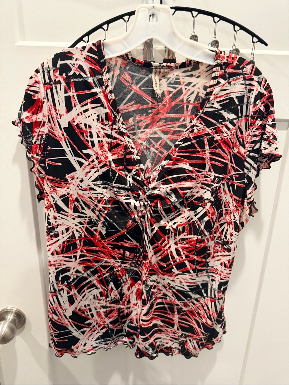 Susan Lawrence XL Red Black Abstract V Neck Ruched Top